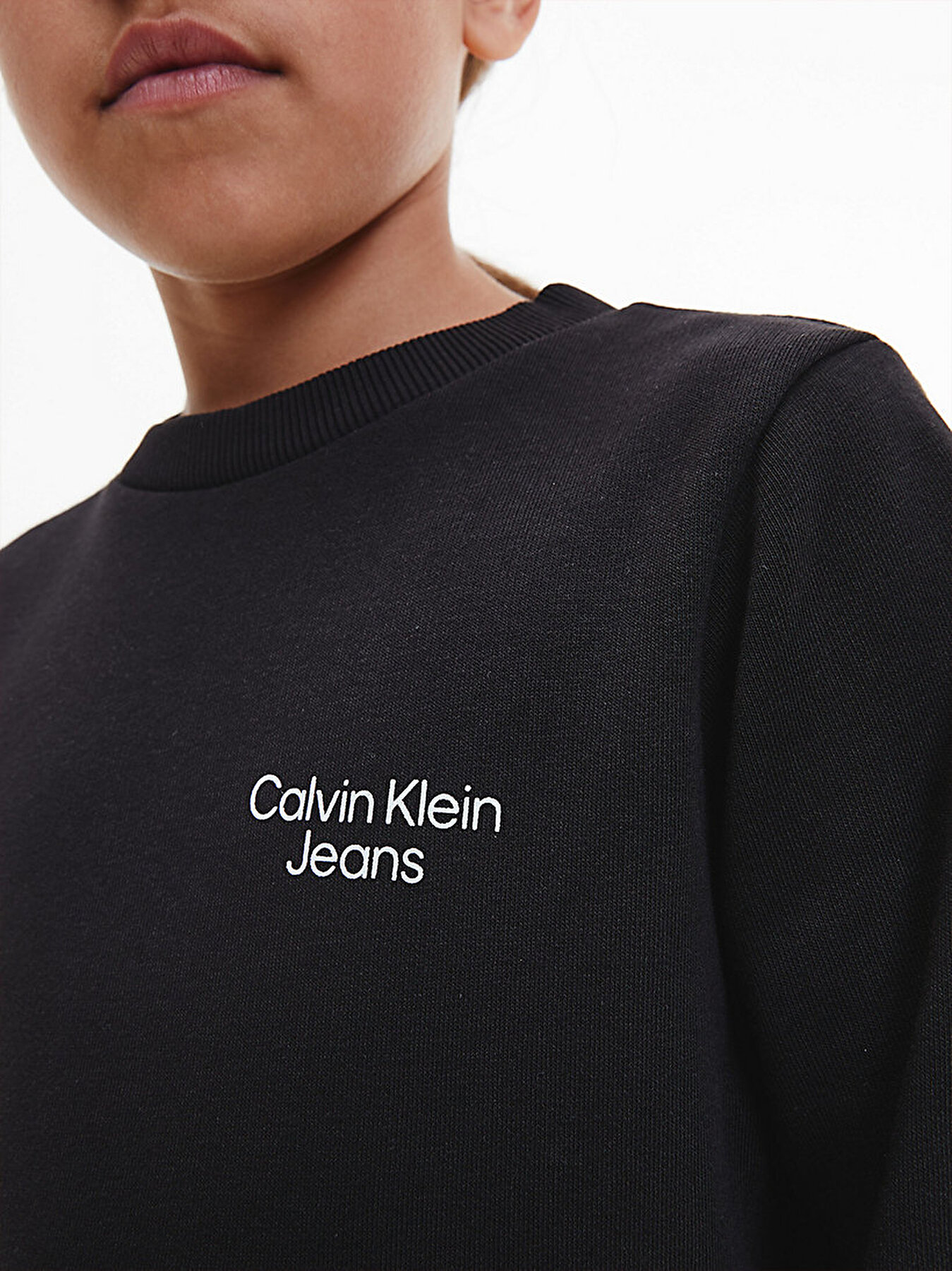 Erkek Çocuk CKJ Stack Logo Sweatshirt Siyah IB0IB01292BEH | Calvin Klein