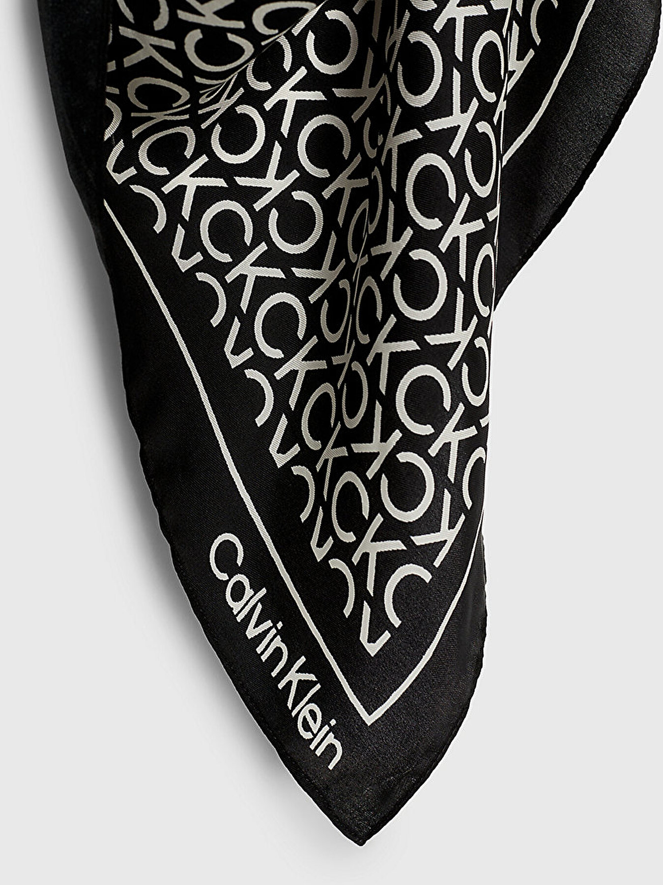 Kadın Silk Monogram Bandana Siyah K60K611413BEH | Calvin Klein