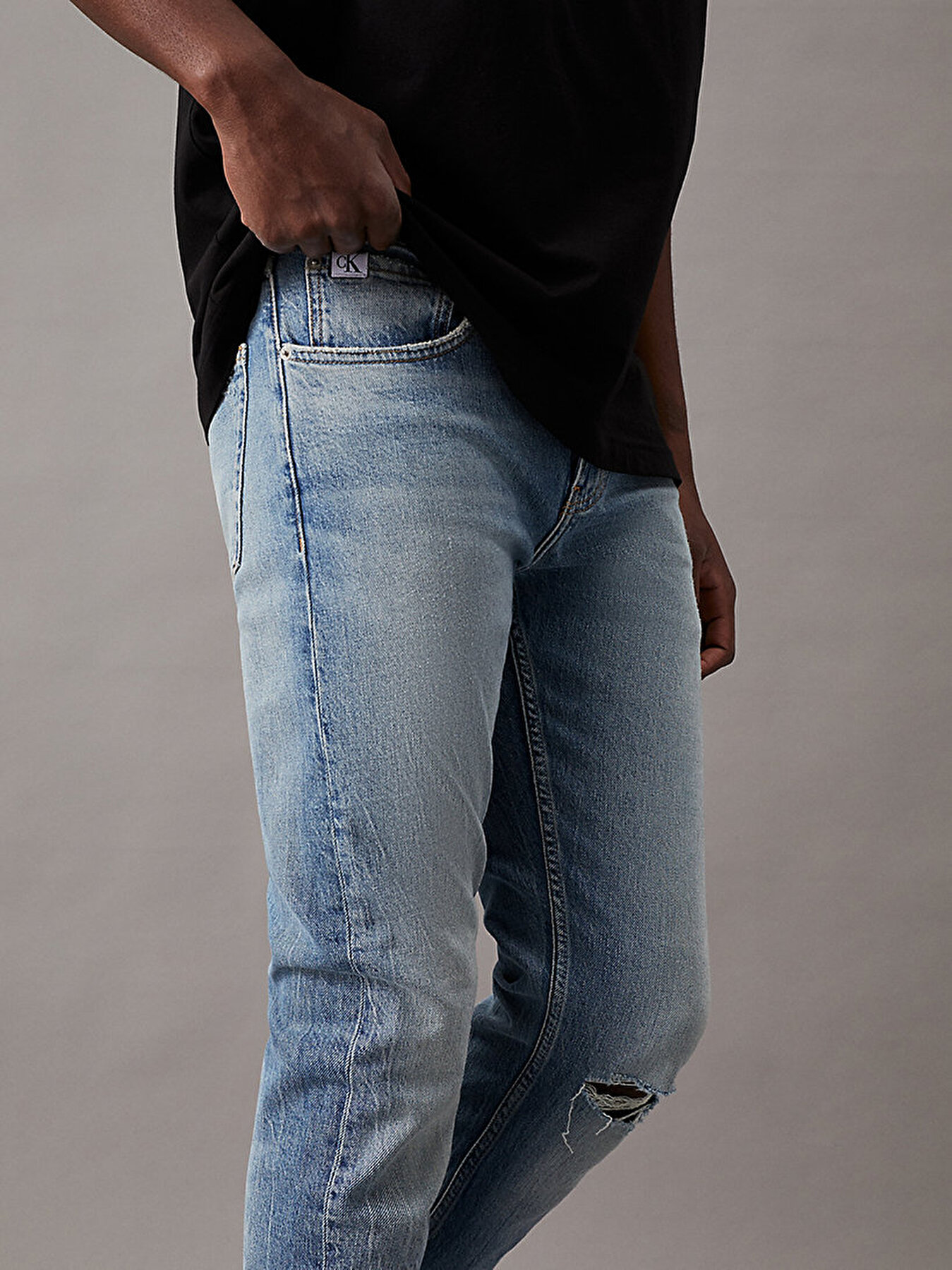 Erkek Slim Tapered Jean Pantolon Mavi J30J3257421AA Calvin Klein