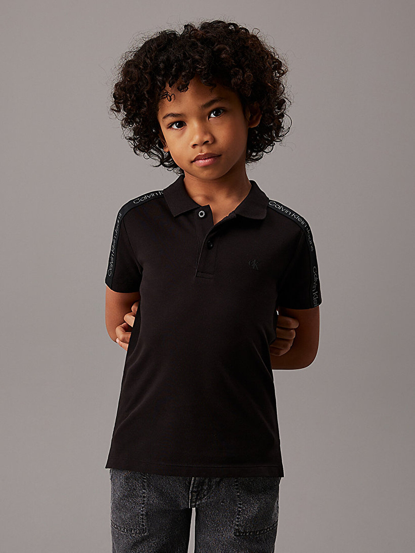Erkek Cocuk Sleeve Tape Slim Polo T Shirt Siyah IB0IB02149BEH Calvin Klein