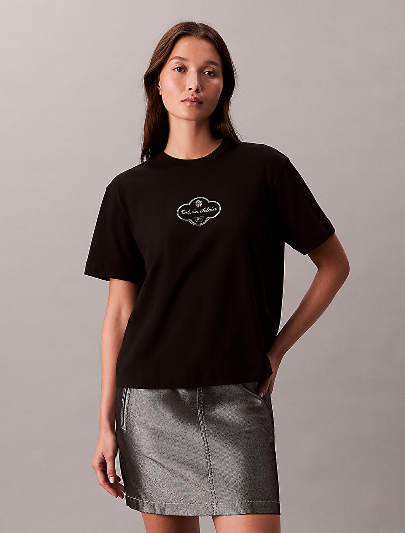 Kadın Boxy Cocktail Logo T-shirt Siyah LV047E811GUB1 | Calvin Klein