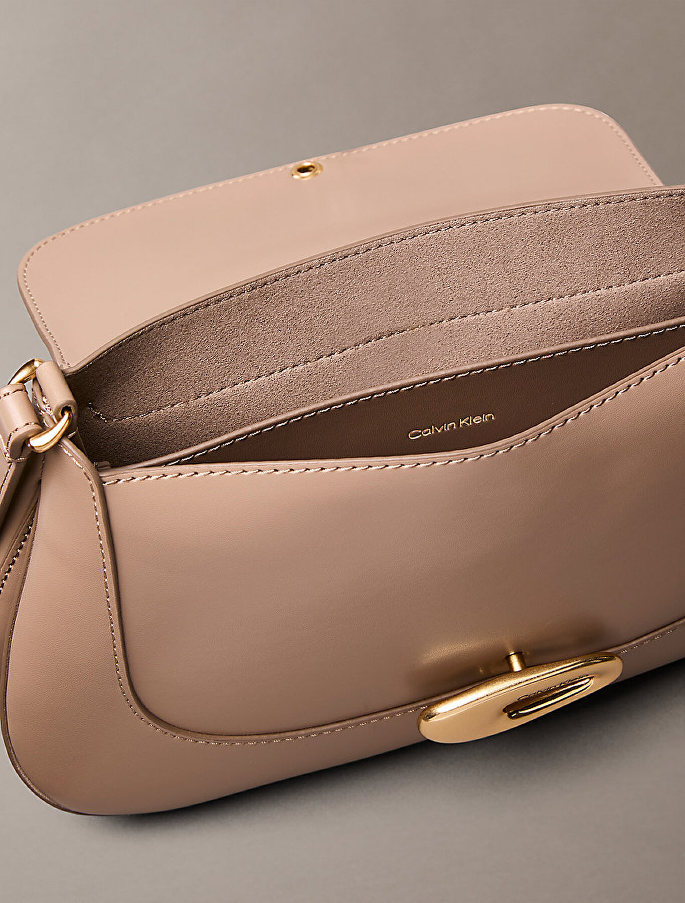 Kadın Hardware Flap Medium Çapraz Çanta Bej LV04F3401GVFU | Calvin