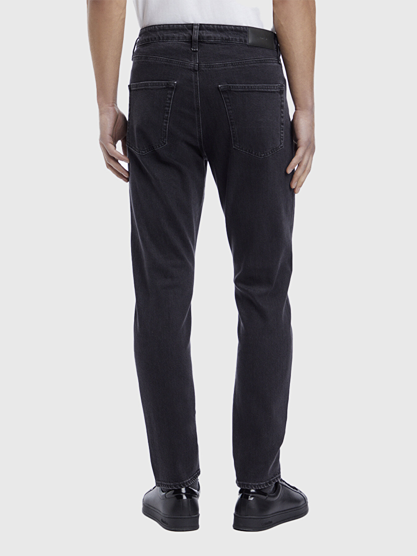 Erkek Tapered Fit Jean Pantolon Siyah K10K1136441BY Calvin Klein