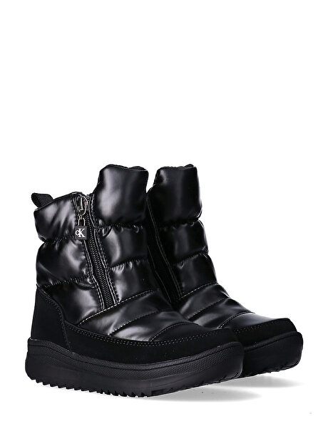 Kız Çocuk Kar Botu