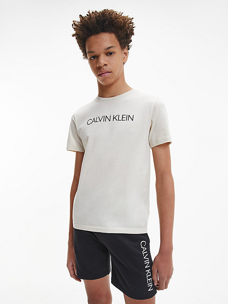 Calvin Klein Ekru Renkli Erkek Çocuk Institutional Logo T-Shirt