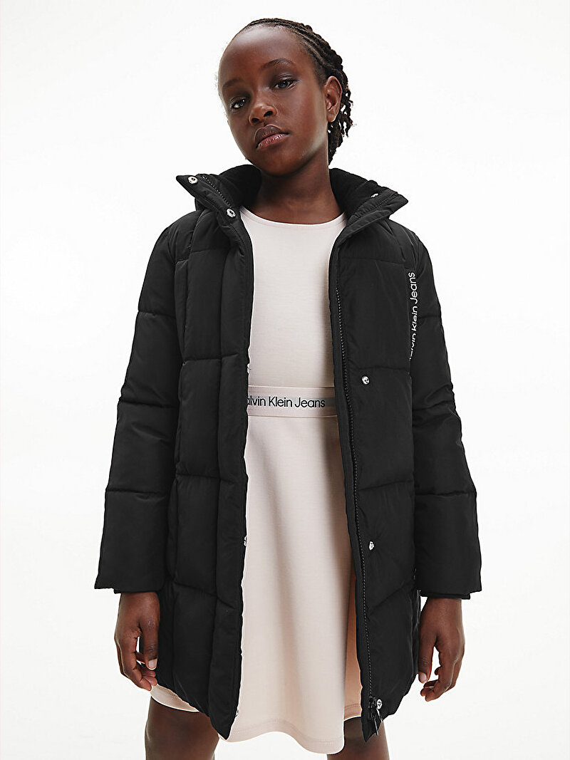 Calvin Klein Siyah Renkli Kız Çocuk Geri Dönüştürülmüş Polyester Şişme Kaban