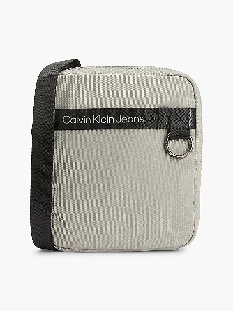 Calvin Klein Gri Renkli Erkek Geri Dönüştürülmüş Naylon Crossbody Çanta