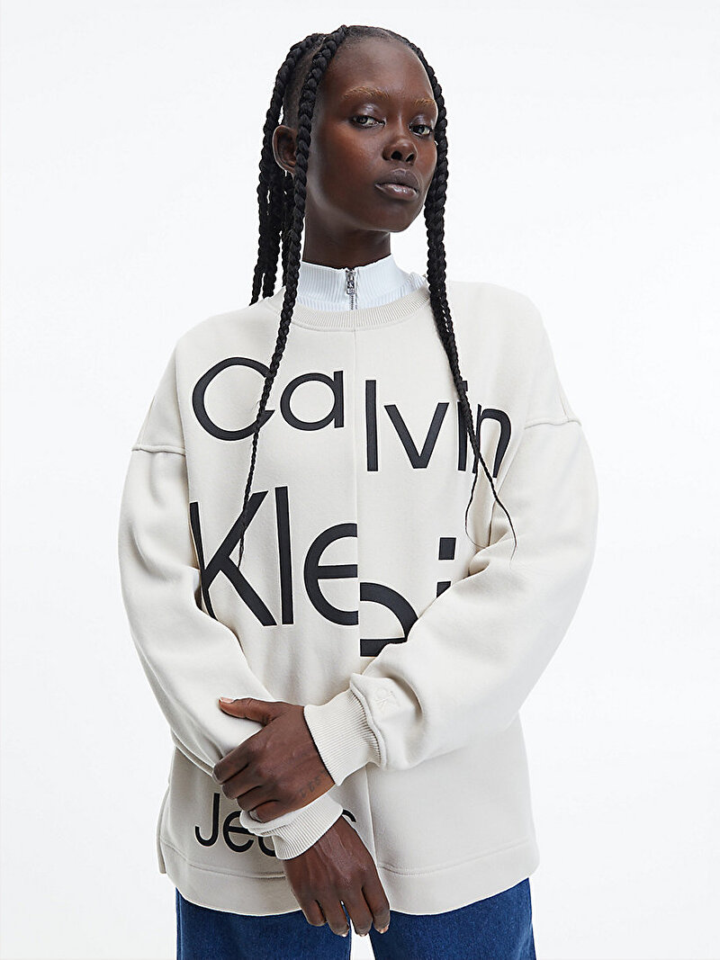 Calvin Klein Ekru Renkli Kadın Oversized Geri Dönüştürülmüş Logolu Sweatshirt