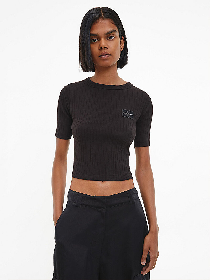 Calvin Klein Siyah Renkli Kadın Slim Crop Kesim Armalı T-shirt