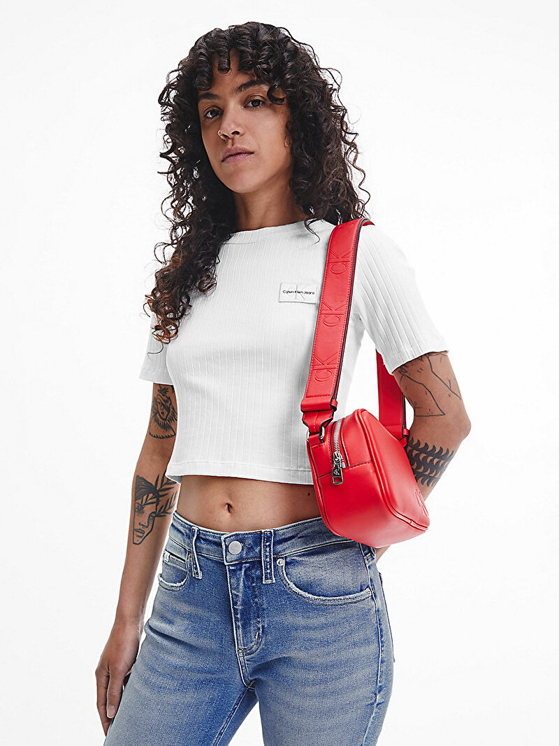 Calvin Klein Beyaz Renkli Kadın Slim Crop Kesim Armalı T-shirt