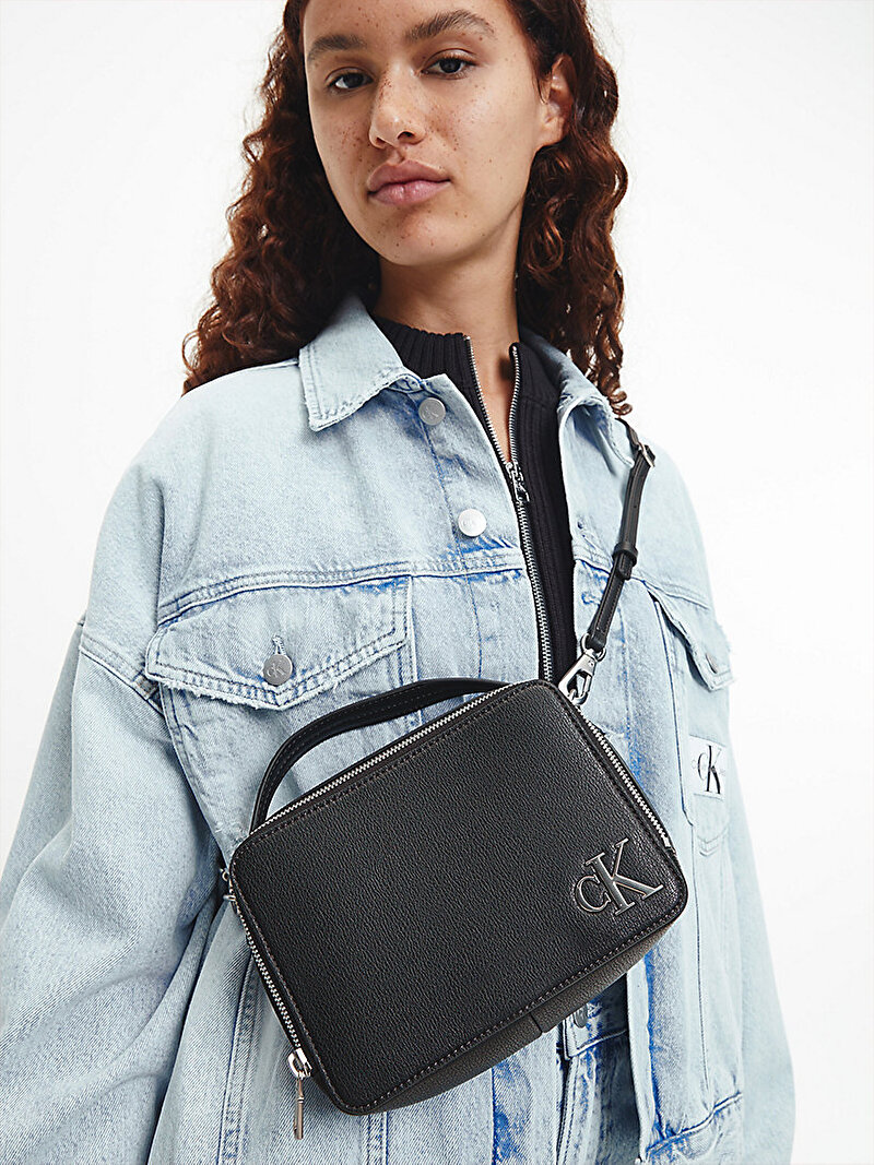 Calvin Klein Siyah Renkli Kadın Geri Dönüştürülmüş Crossbody Çanta