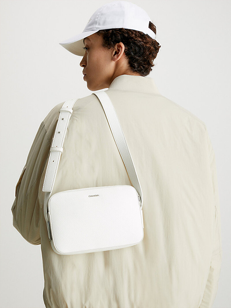 Calvin Klein Beyaz Renkli Kadın CK Must Çapraz Çanta