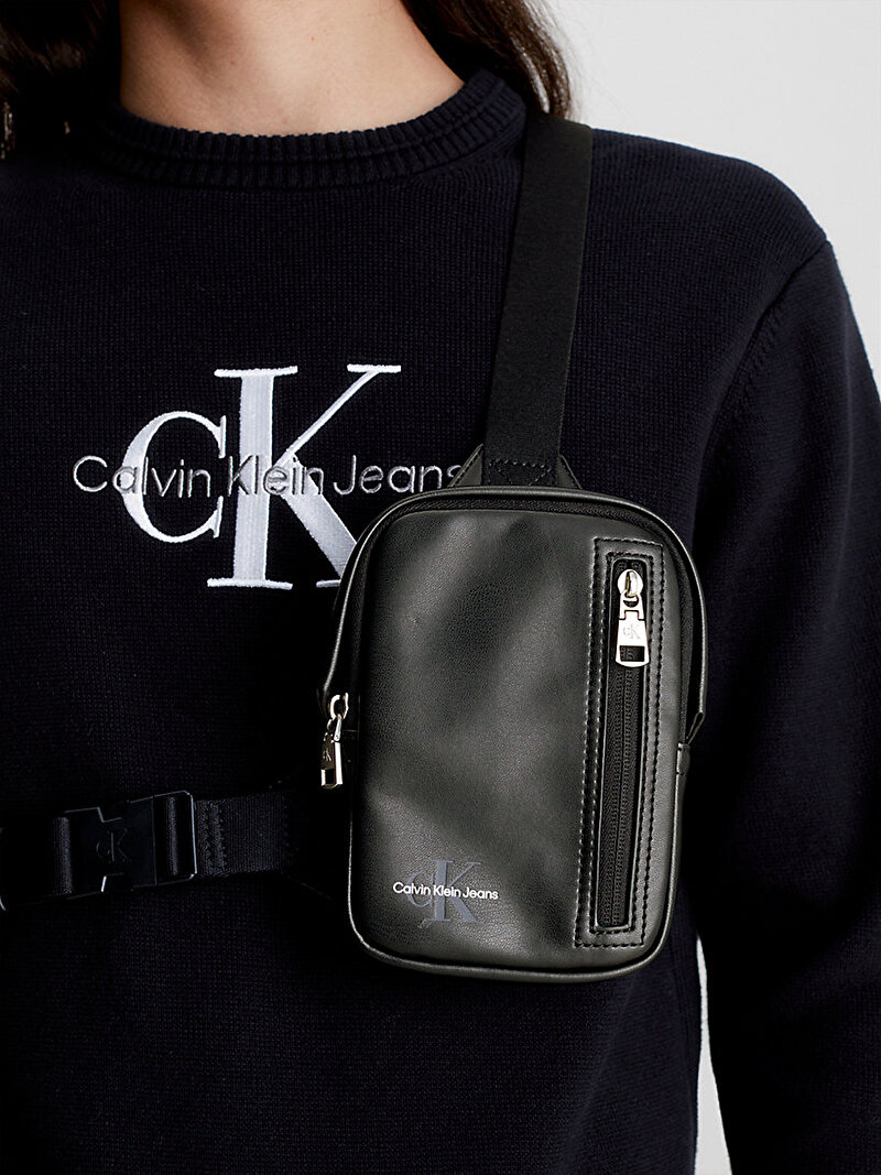 Calvin Klein Siyah Renkli Erkek Monogram Soft Telefon Çantası