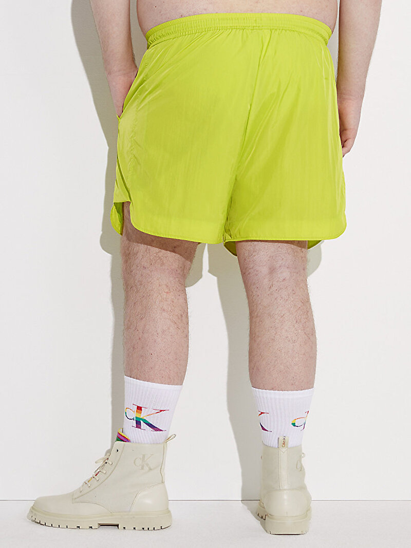 Calvin Klein Sarı Renkli Unisex Monologo Nylon Şort - Pride