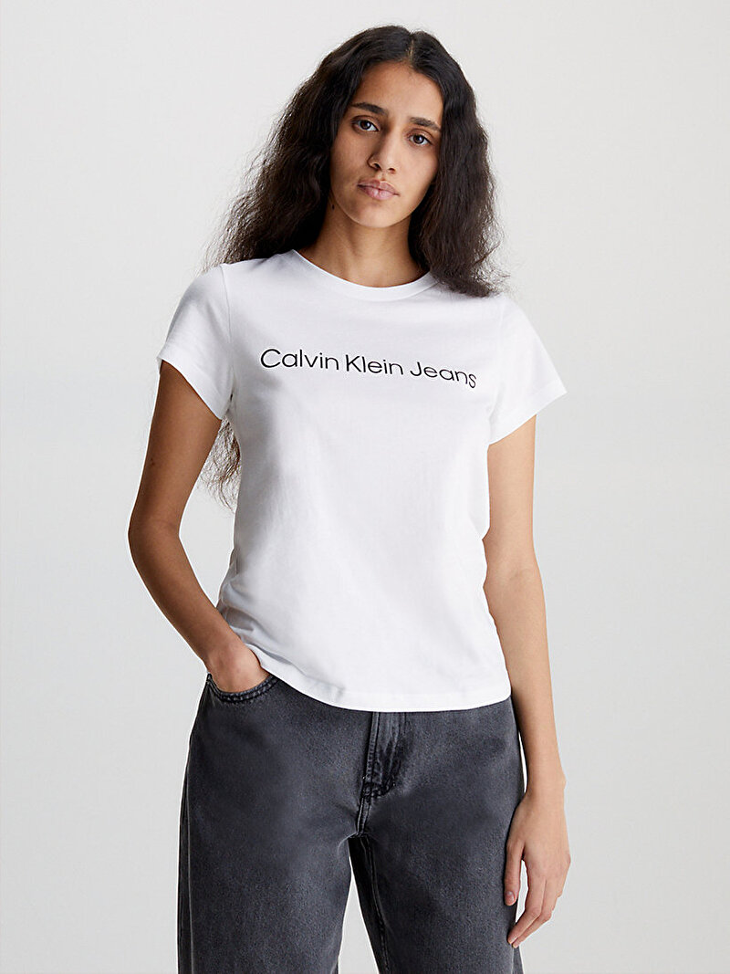 Calvin Klein Beyaz Renkli Kadın Institutional Logo Slim T-Shirt