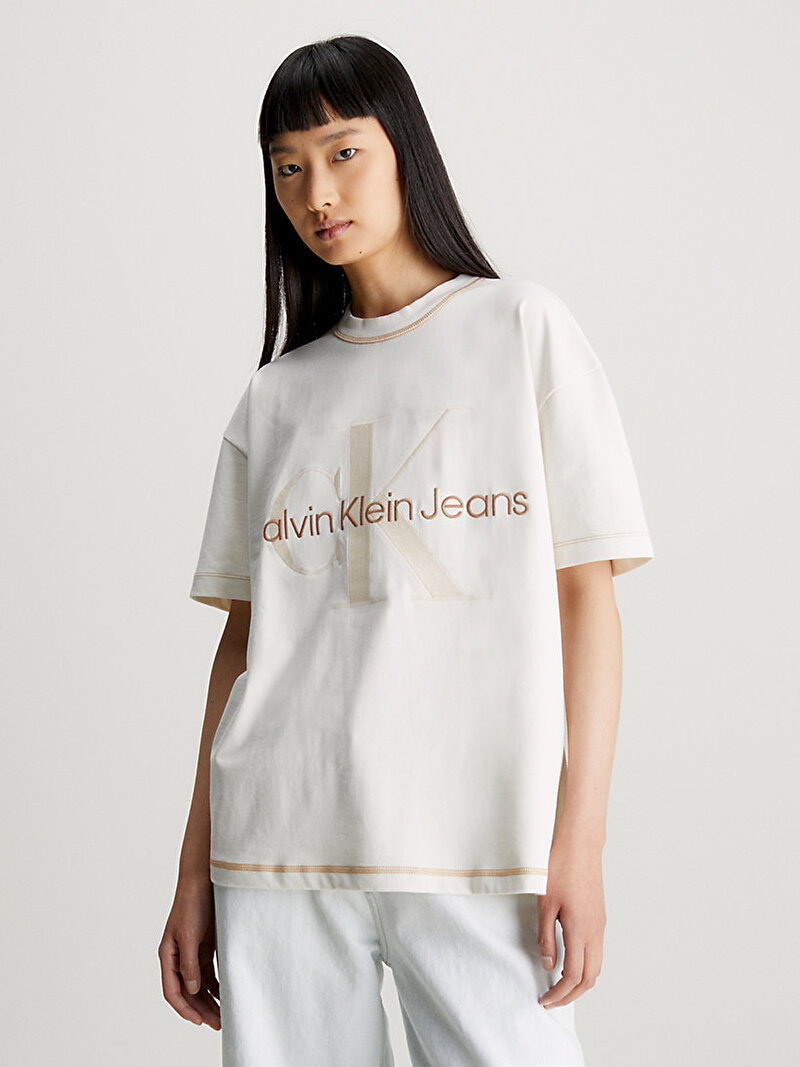 Calvin Klein Bej Renkli Kadın Hero Monologo Boyfriend T-Shirt