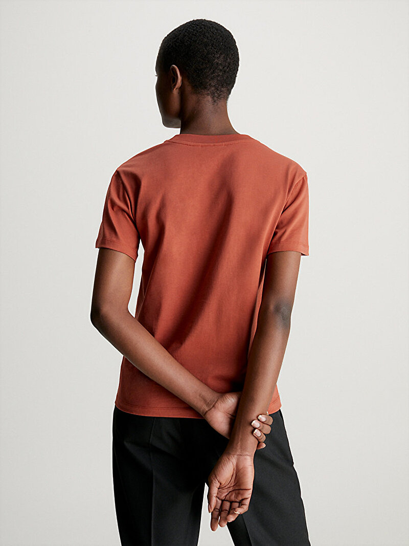 Calvin Klein Turuncu Renkli Kadın Hero Logo Regular T-Shirt