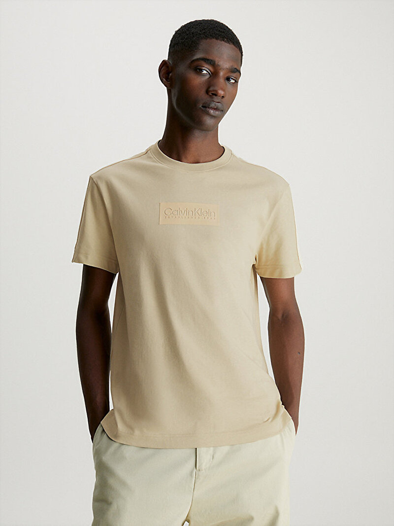 Calvin Klein Bej Renkli Erkek Raised Rubber Logo T-Shirt