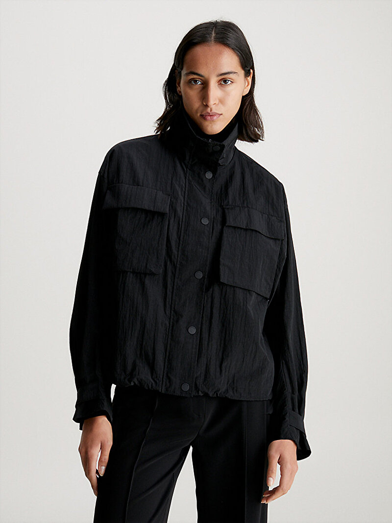 Calvin Klein Siyah Renkli Kadın Tech Nylon Cropped Ceket