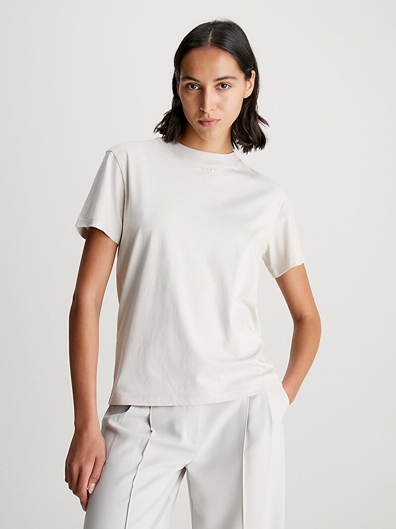 Calvin Klein Bej Renkli Kadın Metallic Micro Logo T-Shirt