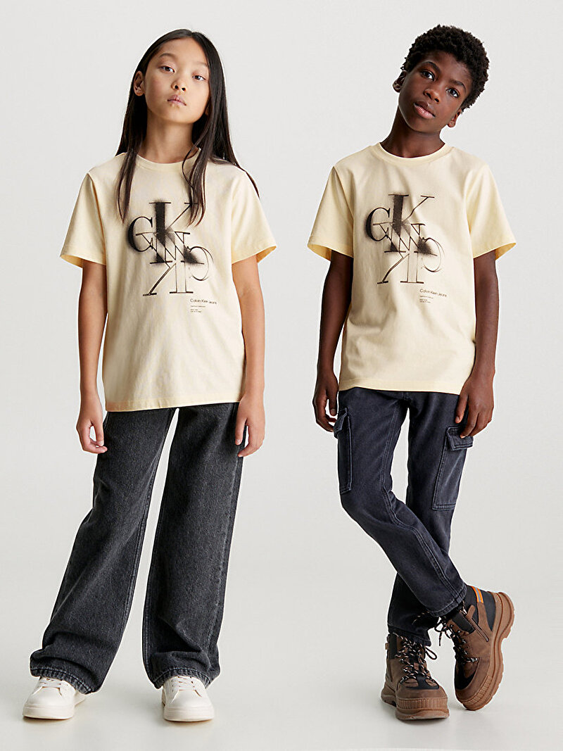 Calvin Klein Krem Renkli Erkek Çocuk Spray Ck Monogram T-Shirt