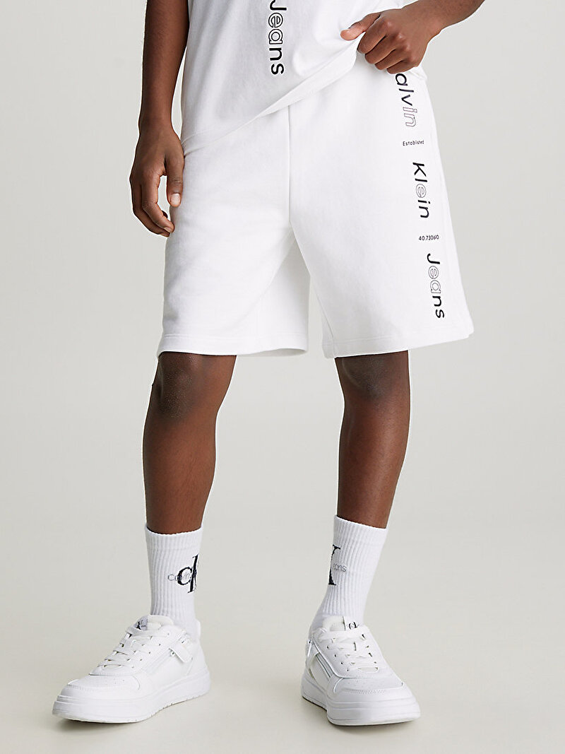 Calvin Klein Beyaz Renkli Erkek Çocuk Maxi Institutional Logo Şort