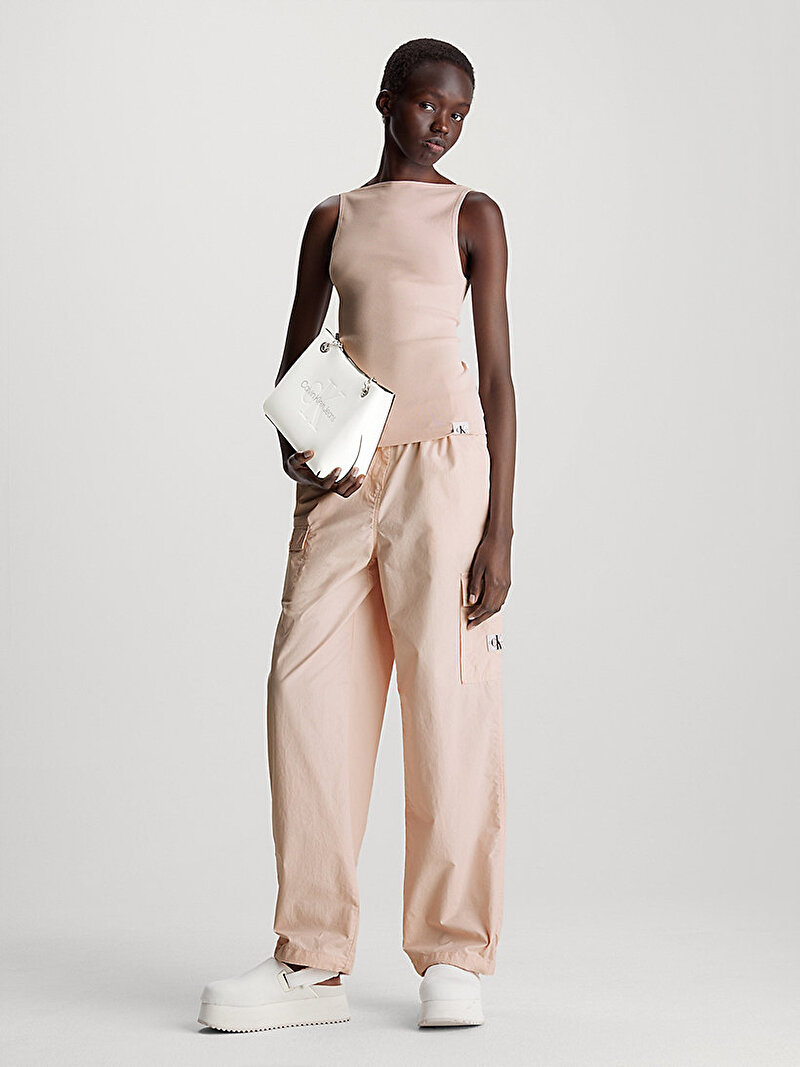 Calvin Klein Beyaz Renkli Kadın Sculpted Omuz Çantası