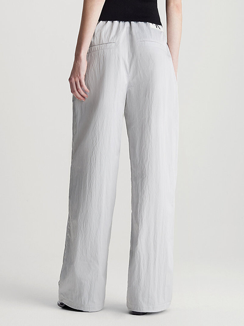 Calvin Klein Bej Renkli Kadın Soft Crinkle Parachute Pantolon