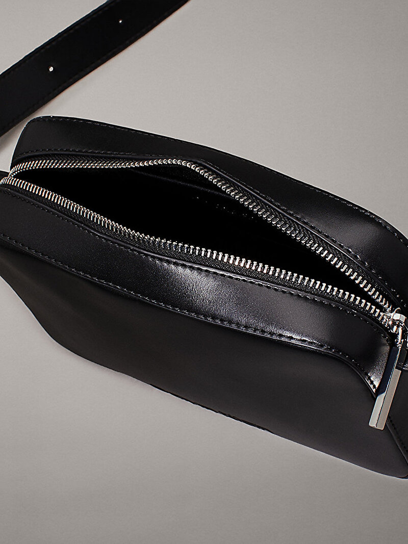 Calvin Klein Siyah Renkli Kadın Embossed Logo Camera Çanta