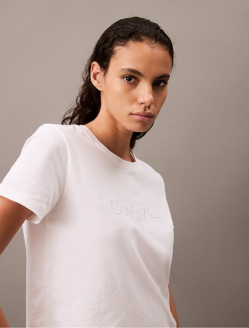 Calvin Klein Beyaz Renkli Kadın Classic T-Shirt