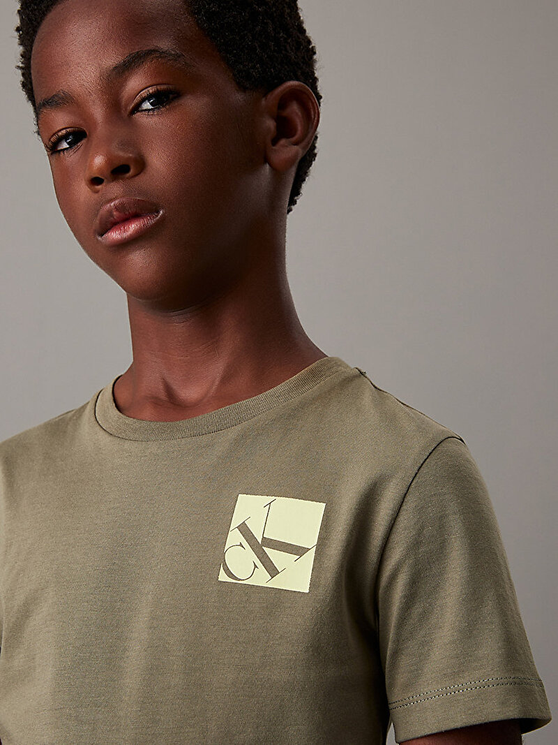 Calvin Klein Yeşil Renkli Erkek Çocuk Shifted CK T-shirt