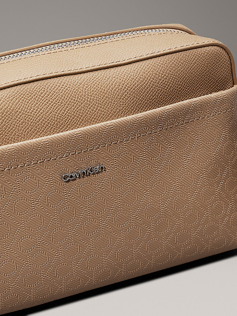 Calvin Klein Bej Renkli Kadın CK Must Camera Çanta