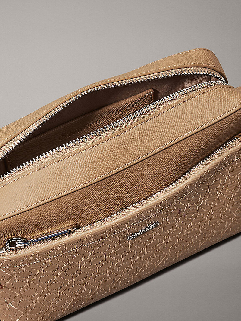 Calvin Klein Bej Renkli Kadın CK Must Camera Çanta