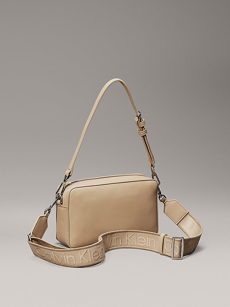 Calvin Klein Bej Renkli Kadın CK Must Convertible Çapraz Çanta
