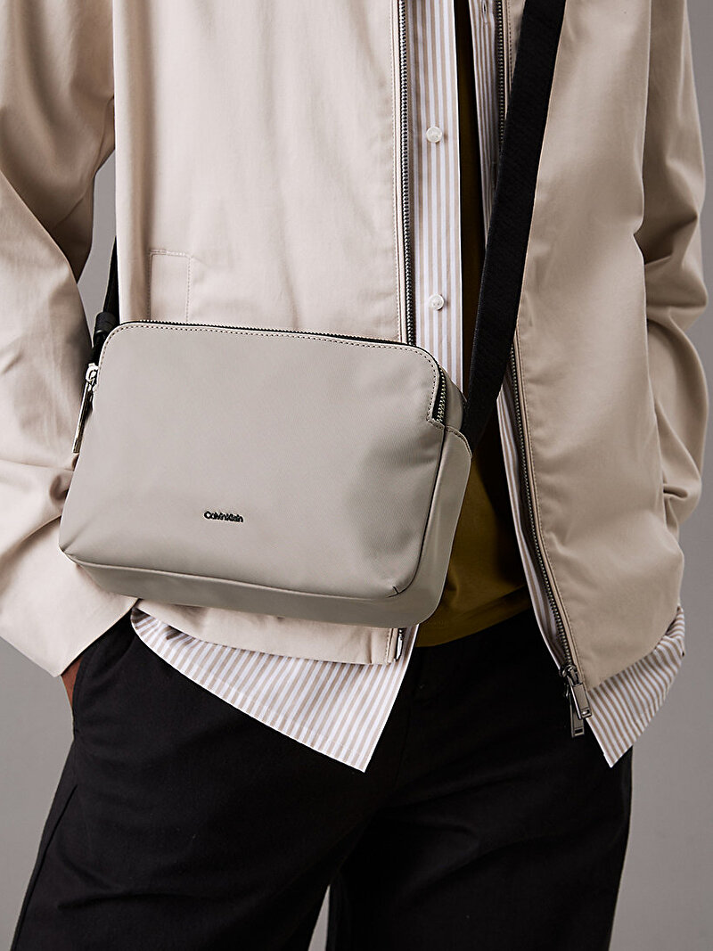 Calvin Klein Gri Renkli Erkek Business Tech Camera Çanta