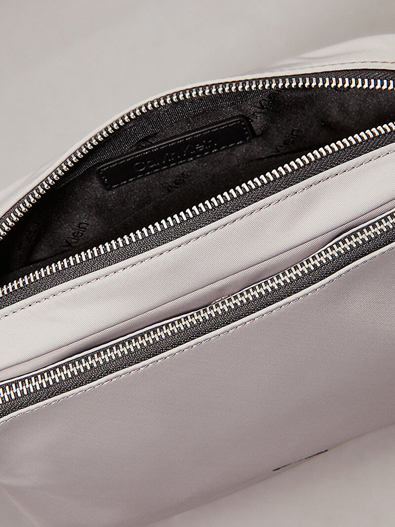 Calvin Klein Gri Renkli Erkek Business Tech Camera Çanta