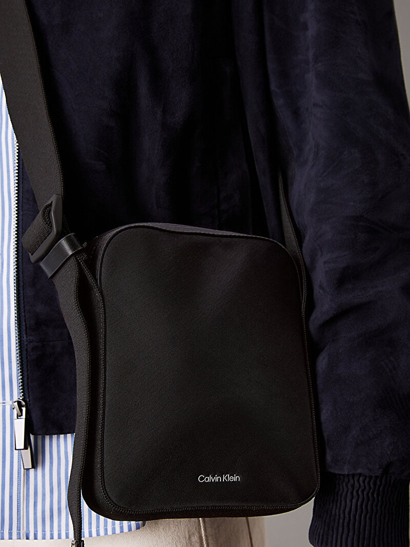 Calvin Klein Siyah Renkli Erkek CK Ease Reporter Çanta