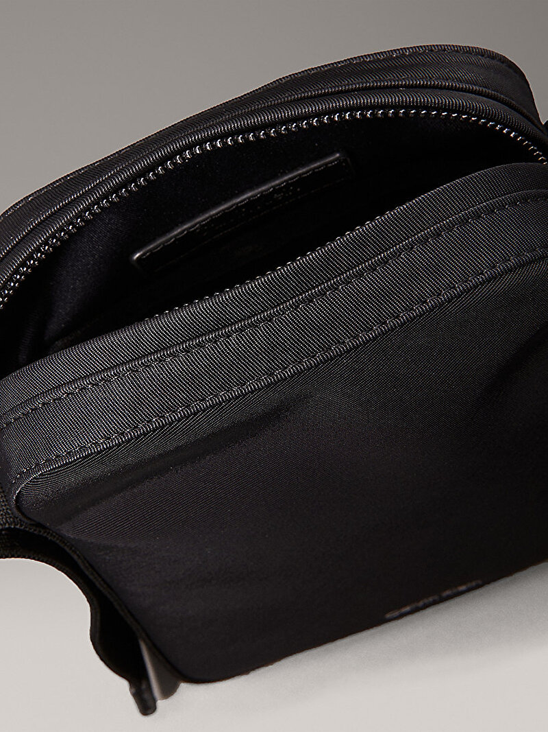 Calvin Klein Siyah Renkli Erkek CK Ease Reporter Çanta