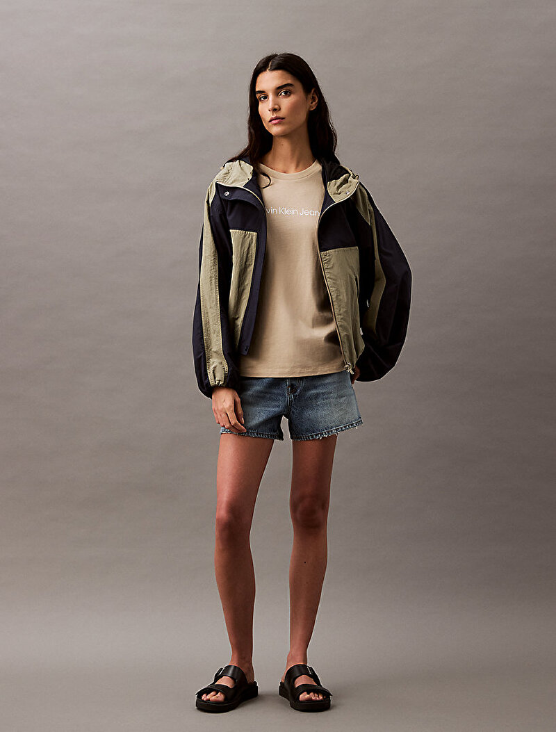 Calvin Klein Bej Renkli Kadın Institutional Logo Straight T-shirt