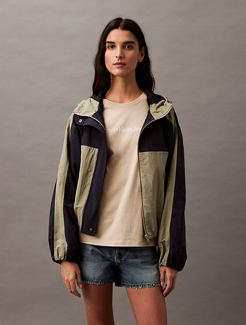 Calvin Klein Bej Renkli Kadın Institutional Logo Straight T-shirt