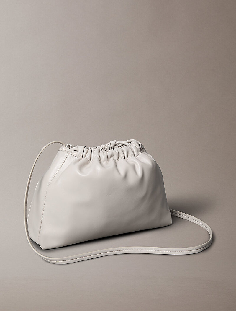 Calvin Klein Bej Renkli Kadın Drawstring Çapraz Çanta