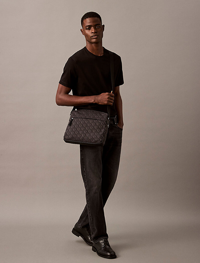 Calvin Klein Siyah Renkli Erkek Unstructured Monogram Çapraz Çanta