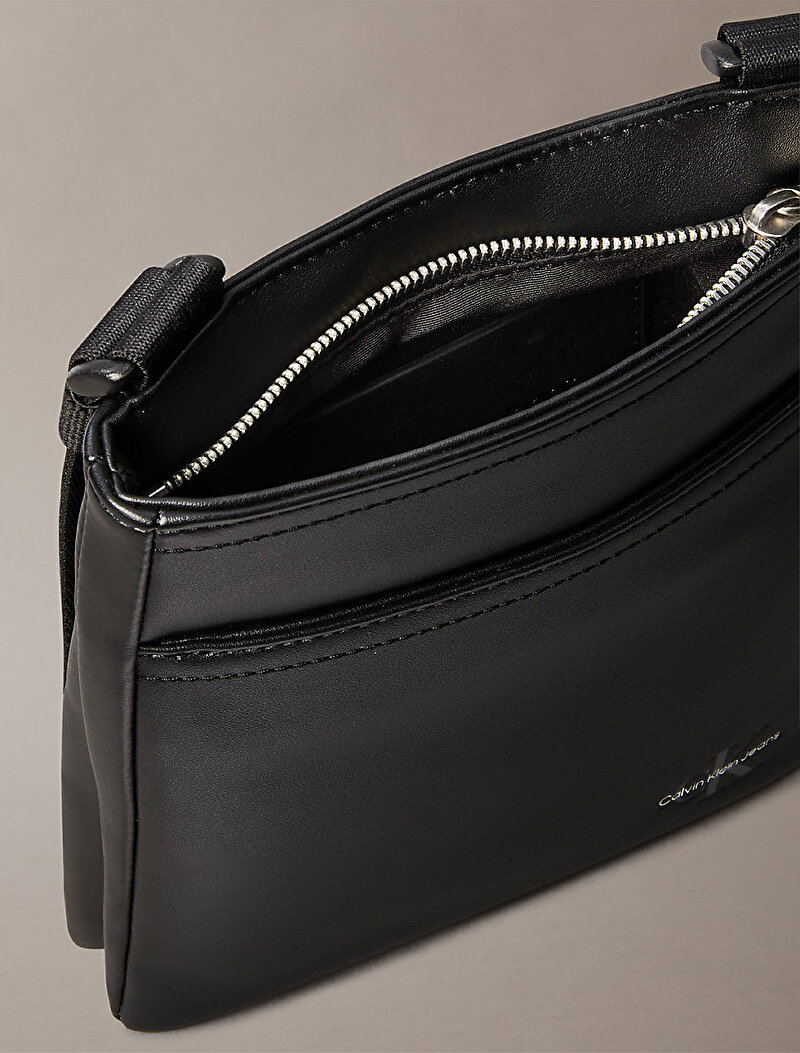 Calvin Klein Siyah Renkli Erkek Monologo Flatpack Çapraz Çanta