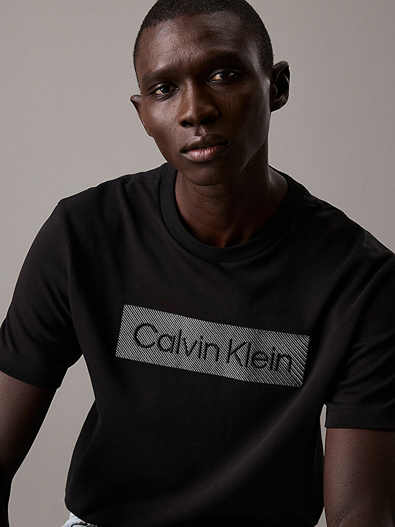 Calvin Klein Siyah Renkli Erkek Textured Embroidery T-shirt