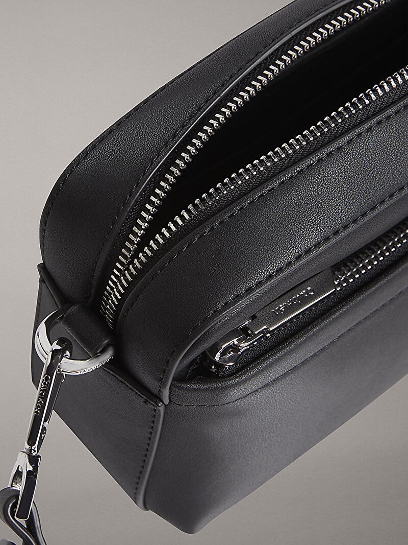 Calvin Klein Siyah Renkli Kadın CK Must Çapraz Çanta