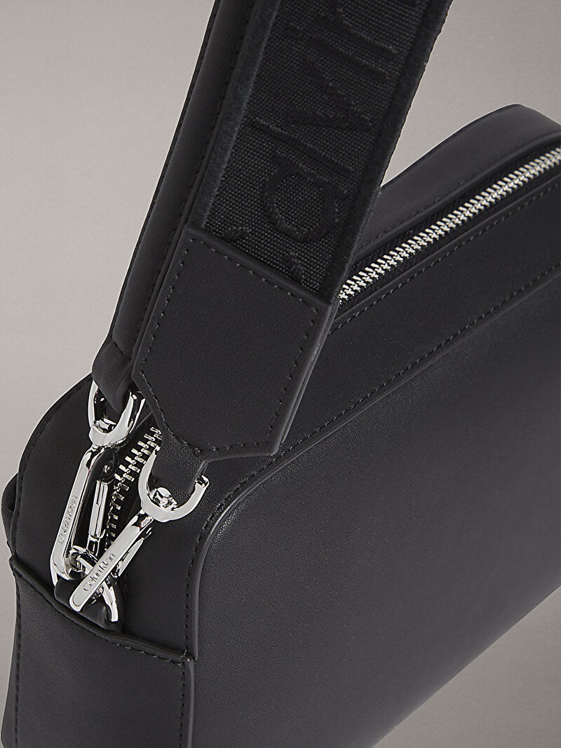 Calvin Klein Siyah Renkli Kadın CK Must Çapraz Çanta