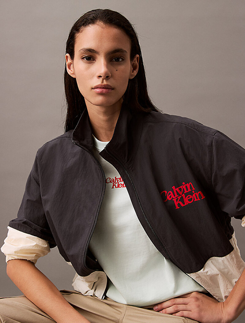 Calvin Klein Yeşil Renkli Kadın Flocked Logo T-shirt