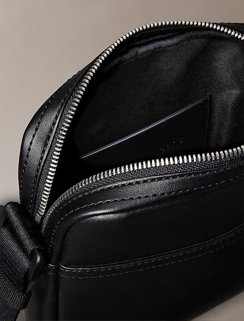 Calvin Klein Siyah Renkli Erkek Mono Logo Reporter Çapraz Çanta