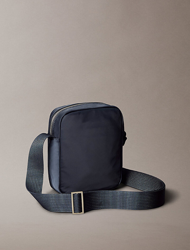 Calvin Klein Siyah Renkli Erkek Sleek Nylon Çapraz Çanta