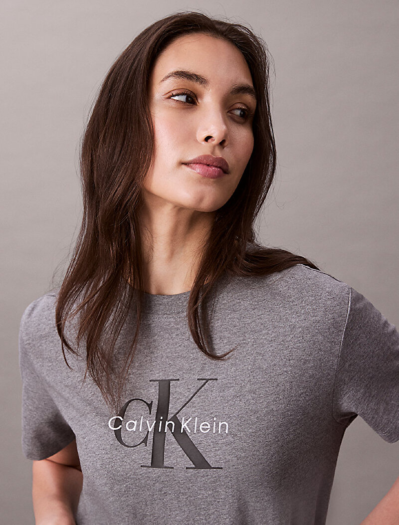 Calvin Klein Gri Renkli Kadın Hero Classic Monogram T-shirt